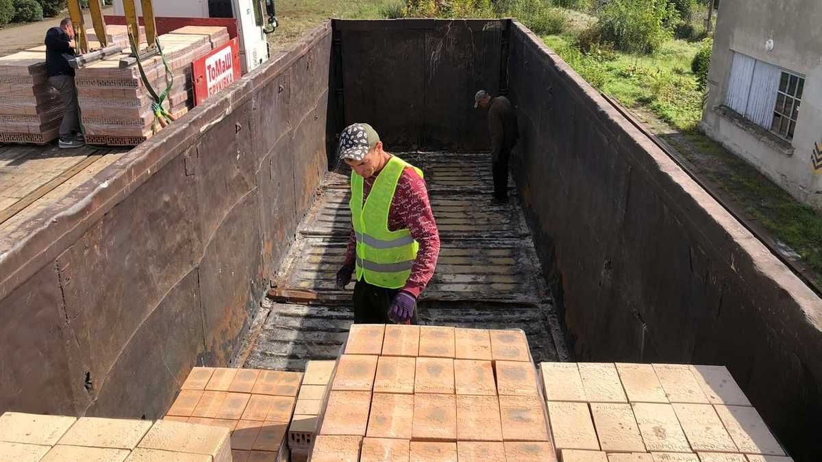 Зі Снятина передали будівельні матеріали на Харківщину 2