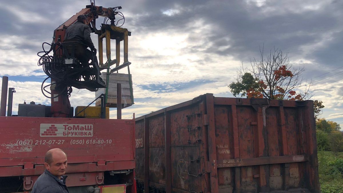 Зі Снятина передали будівельні матеріали на Харківщину 3