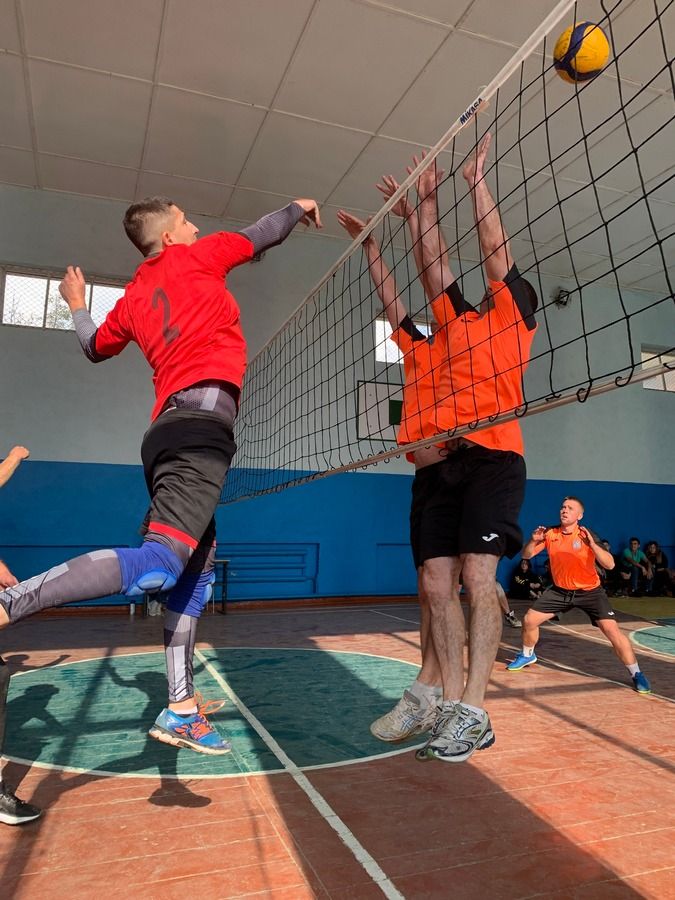 Змагання з волейболу серед вчителів пройшли на Коломийщині 10