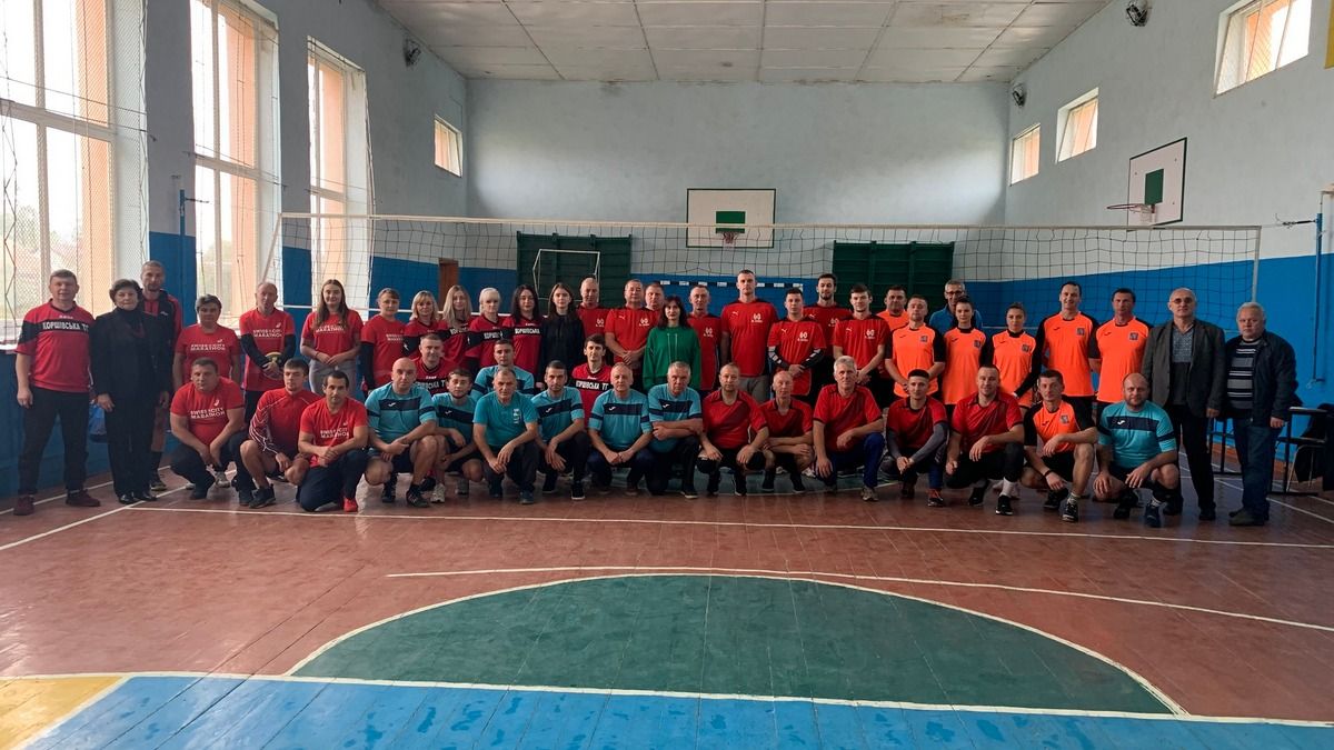 Змагання з волейболу серед вчителів пройшли на Коломийщині 8