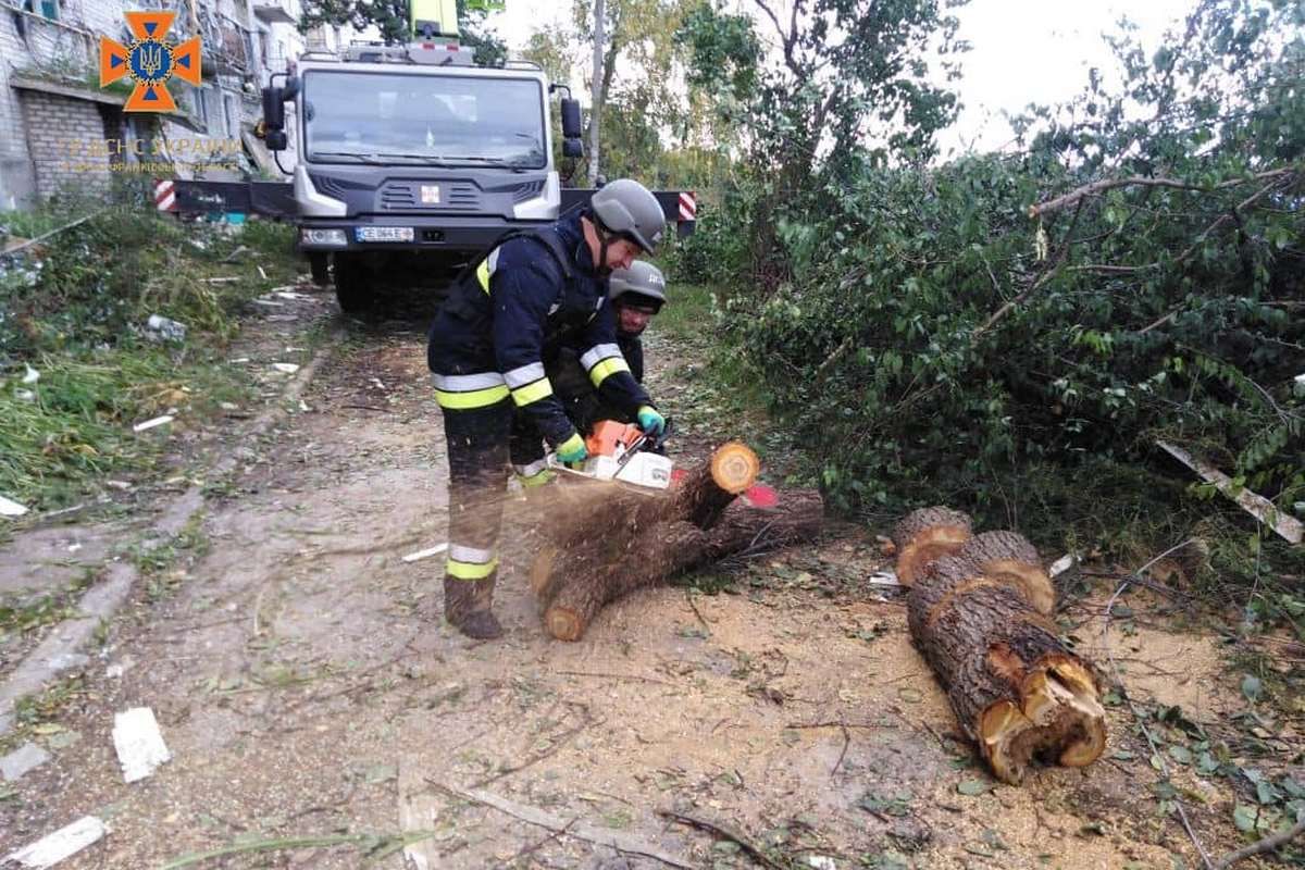 Прикарпатські рятувальники вже приступили до робіт на Харківщині 1