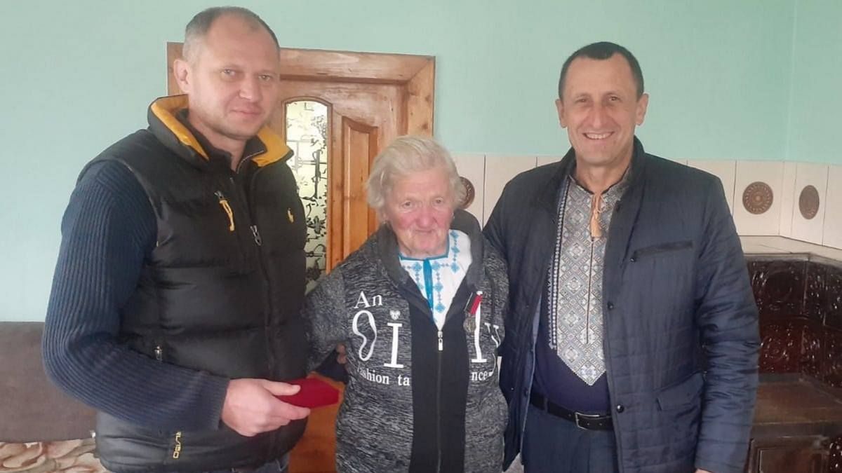 Зв'язкову Єфросинію Малиновську нагородили медаллю "80 років Української Повстанської Армії"
