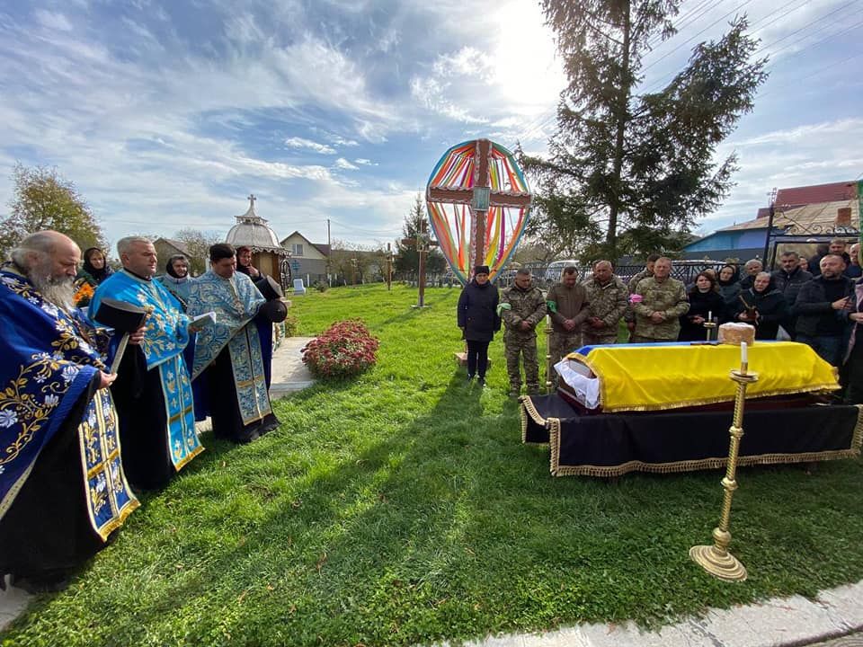 Городенківщина провела в останню путь полеглого Героя Дмитра Дяківа 16