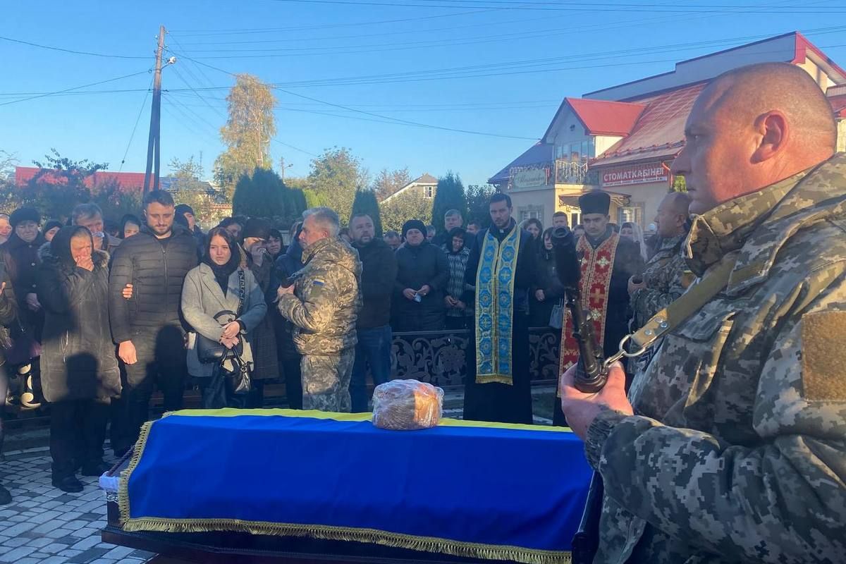 Городенківська громада зустріла загиблого Героя Дмитра Дяківа 7