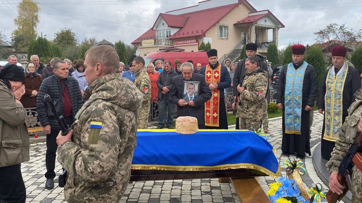 Городенківщина зустріла загиблого військового Василя Сенюка 6