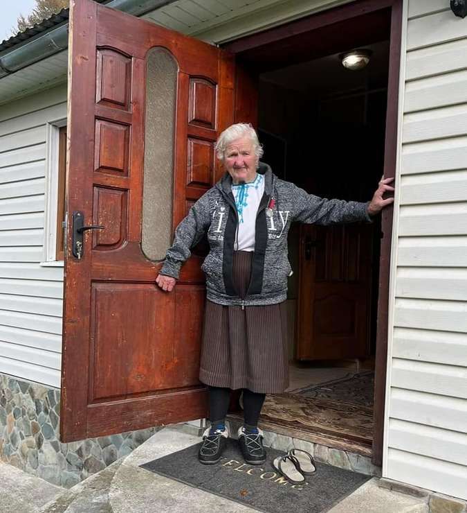 Зв'язкову Єфросинію Малиновську нагородили медаллю "80 років Української Повстанської Армії" 2