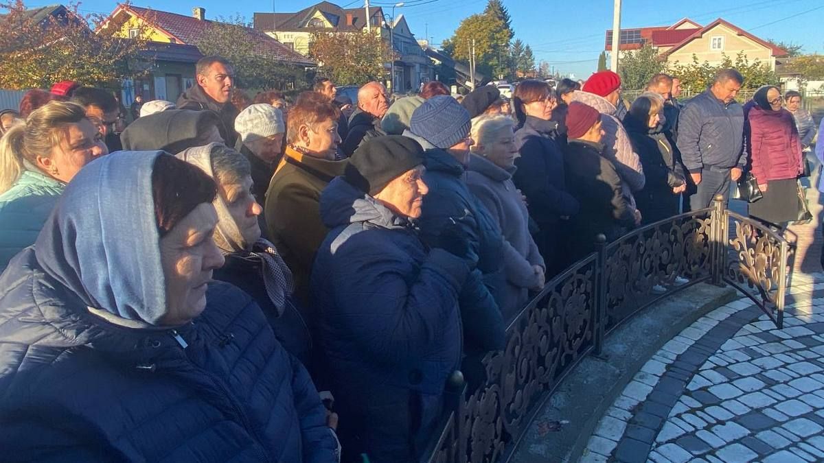 Городенківська громада зустріла загиблого Героя Дмитра Дяківа 4
