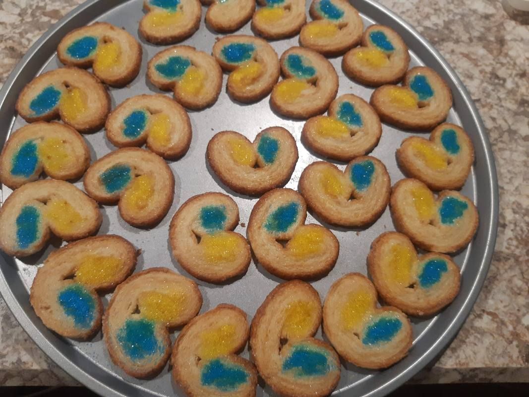 Українська сім'я в США напекла синьо-жовте печиво заради перемоги України 1