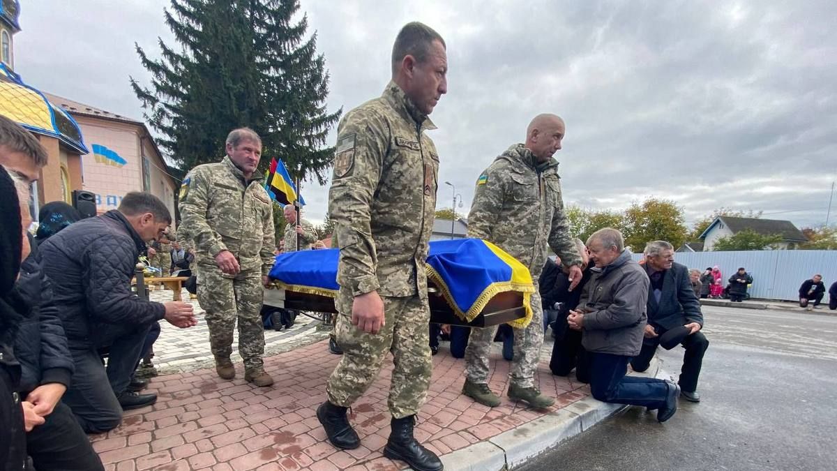 Городенківщина зустріла загиблого військового Василя Сенюка 12