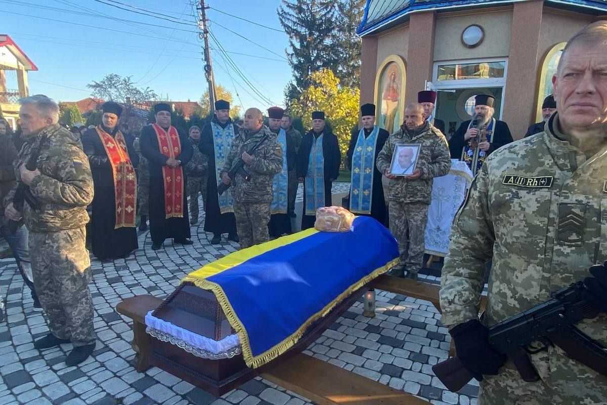 Городенківська громада зустріла загиблого Героя Дмитра Дяківа 11