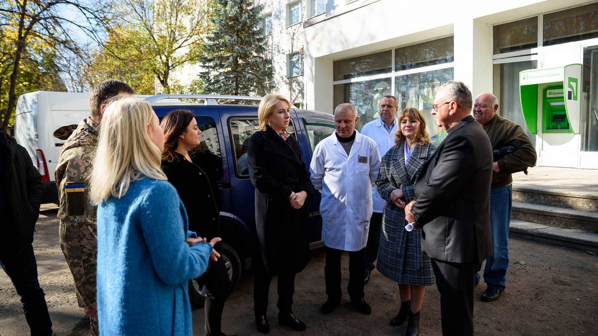 У Снятинській лікарні з'явився сучасний апарат УЗД 2