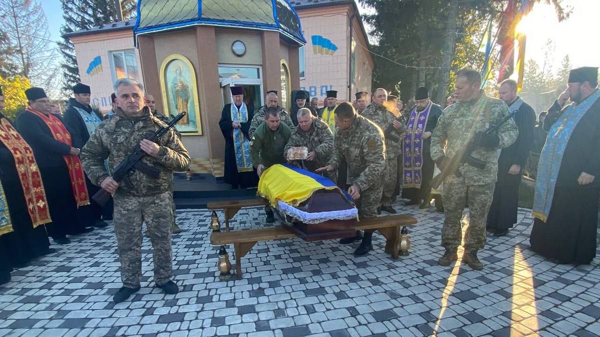 Городенківська громада зустріла загиблого Героя Дмитра Дяківа