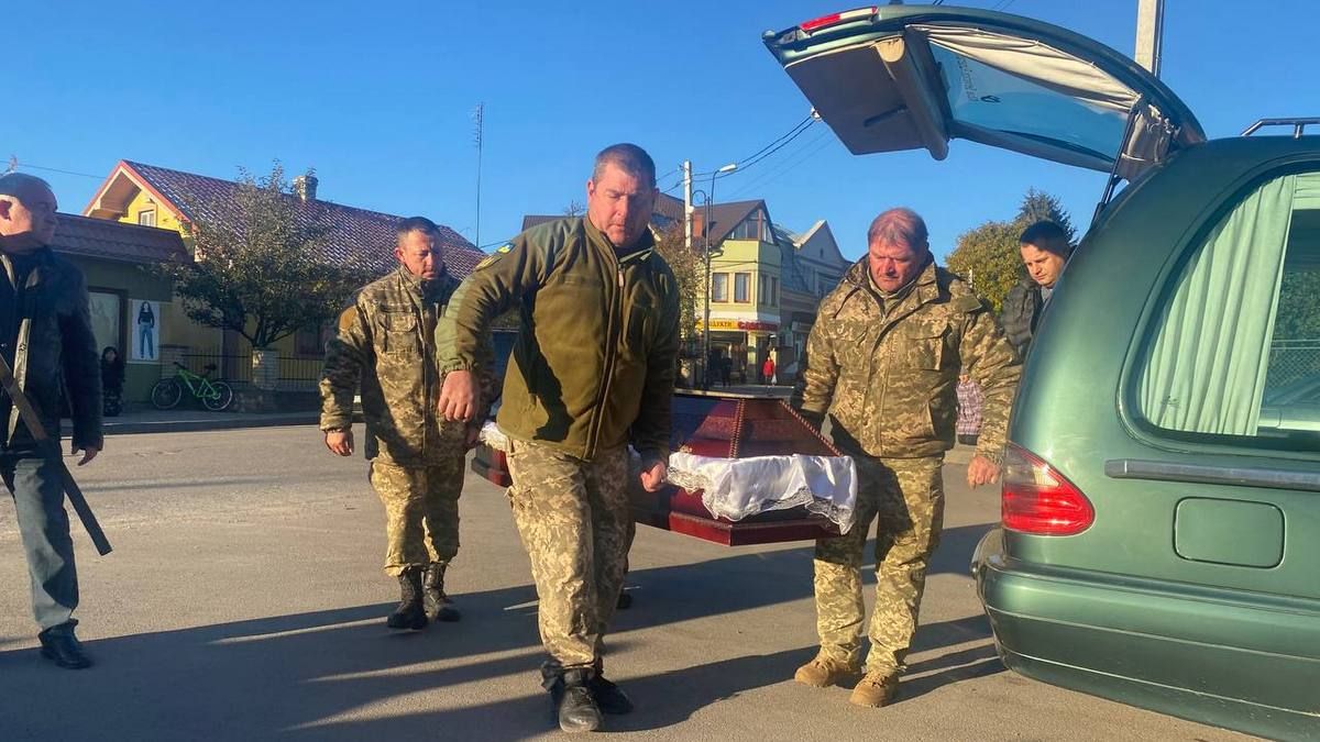 Городенківська громада зустріла загиблого Героя Дмитра Дяківа 1