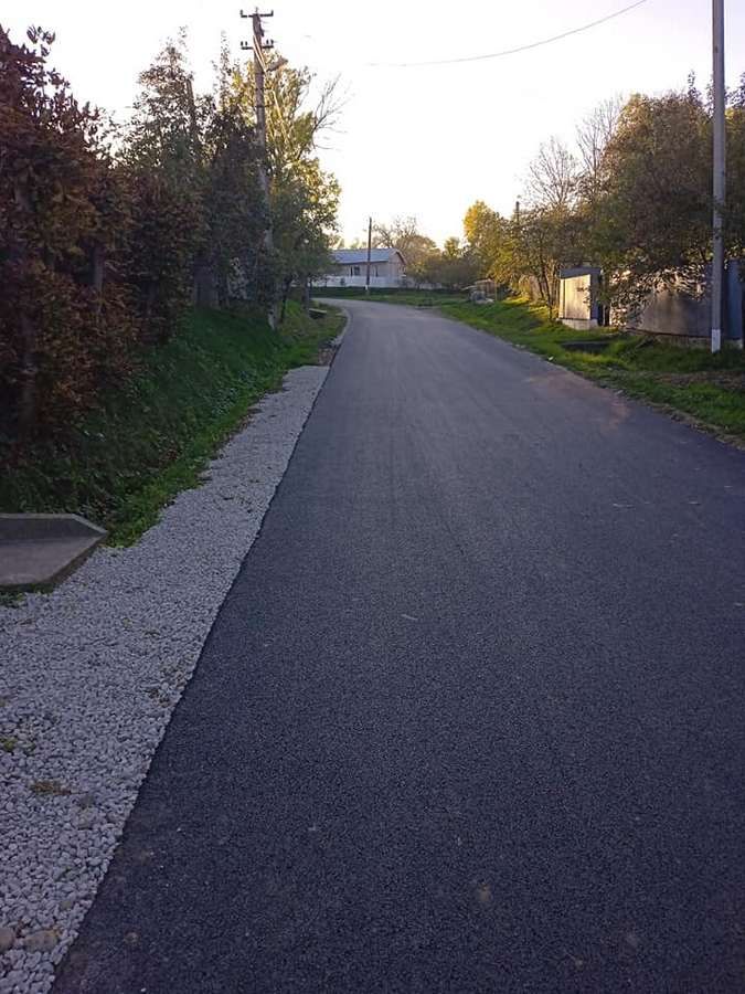 У Старому Гвіздці вистелили майже 1 км свіжого асфальту 3