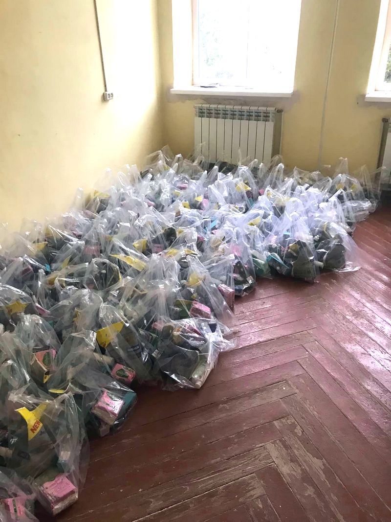 Переселенці Надвірнянської громади можуть отримати гуманітарні набори від благодійного фонду 4