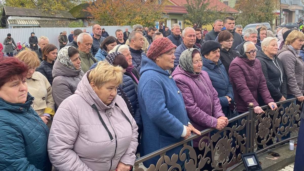 Городенківщина зустріла загиблого військового Василя Сенюка 9