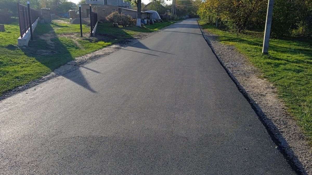 У Старому Гвіздці вистелили майже 1 км свіжого асфальту 2