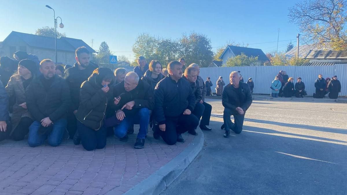 Городенківська громада зустріла загиблого Героя Дмитра Дяківа 2