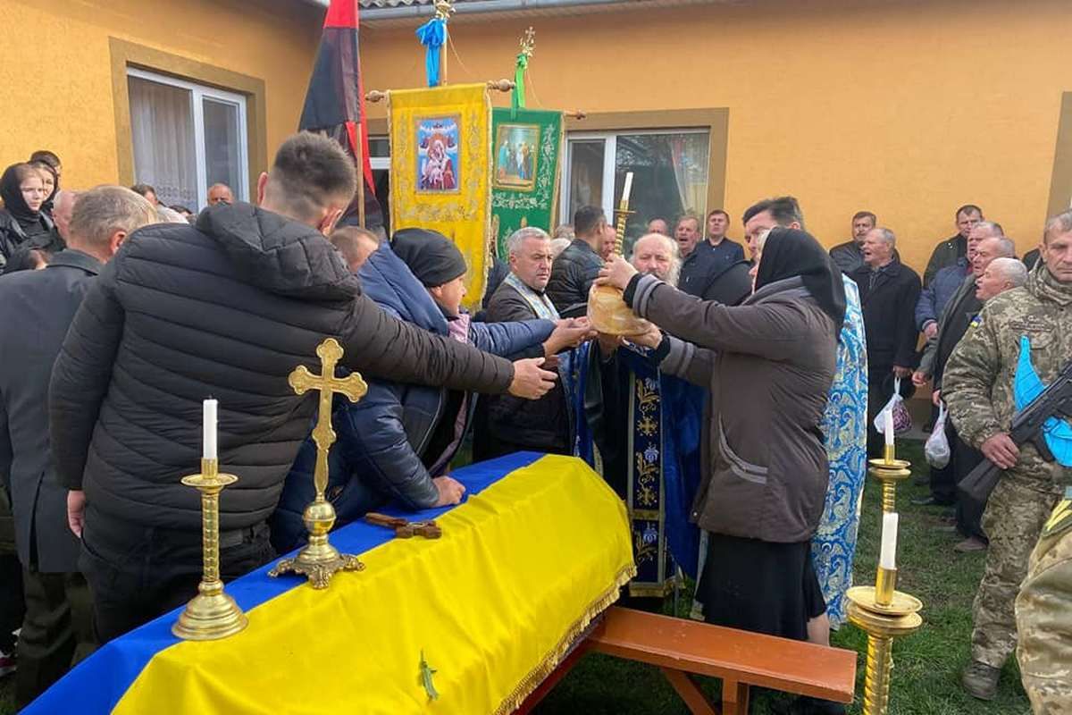 Городенківщина провела в останню путь полеглого Героя Дмитра Дяківа 9