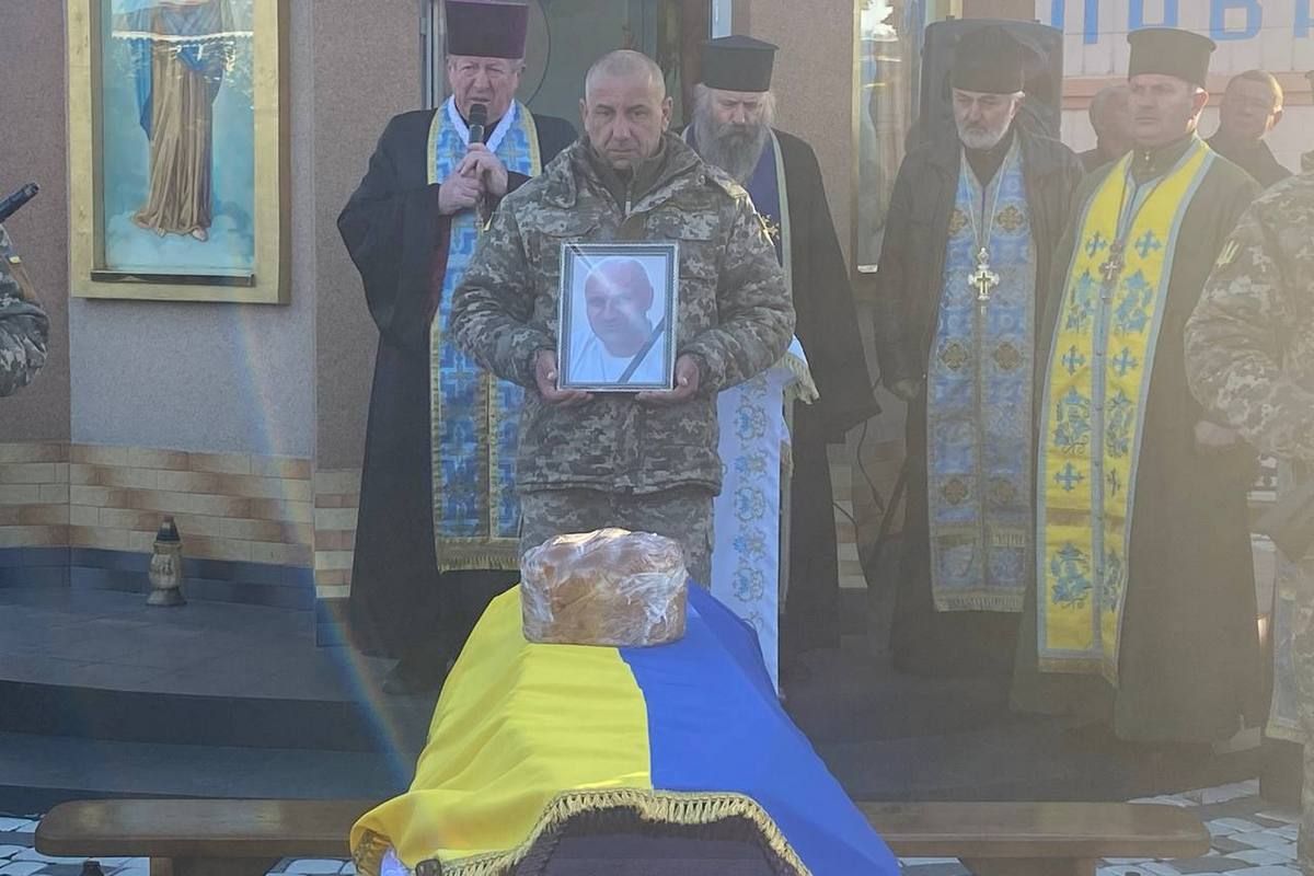 Городенківська громада зустріла загиблого Героя Дмитра Дяківа 9