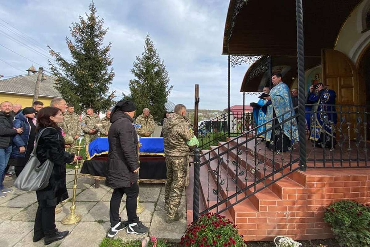 Городенківщина провела в останню путь полеглого Героя Дмитра Дяківа 18