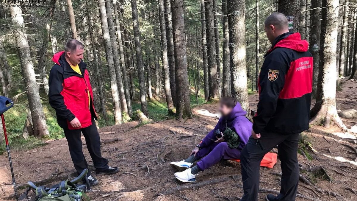 Стало погано на Говерлі: рятувальники вирушали на допомогу туристу