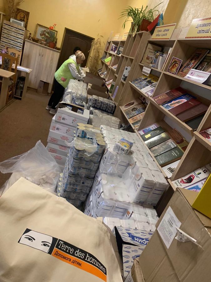 Переселенцям з Делятинської ТГ вручили продуктові та гігієнічні набори 8