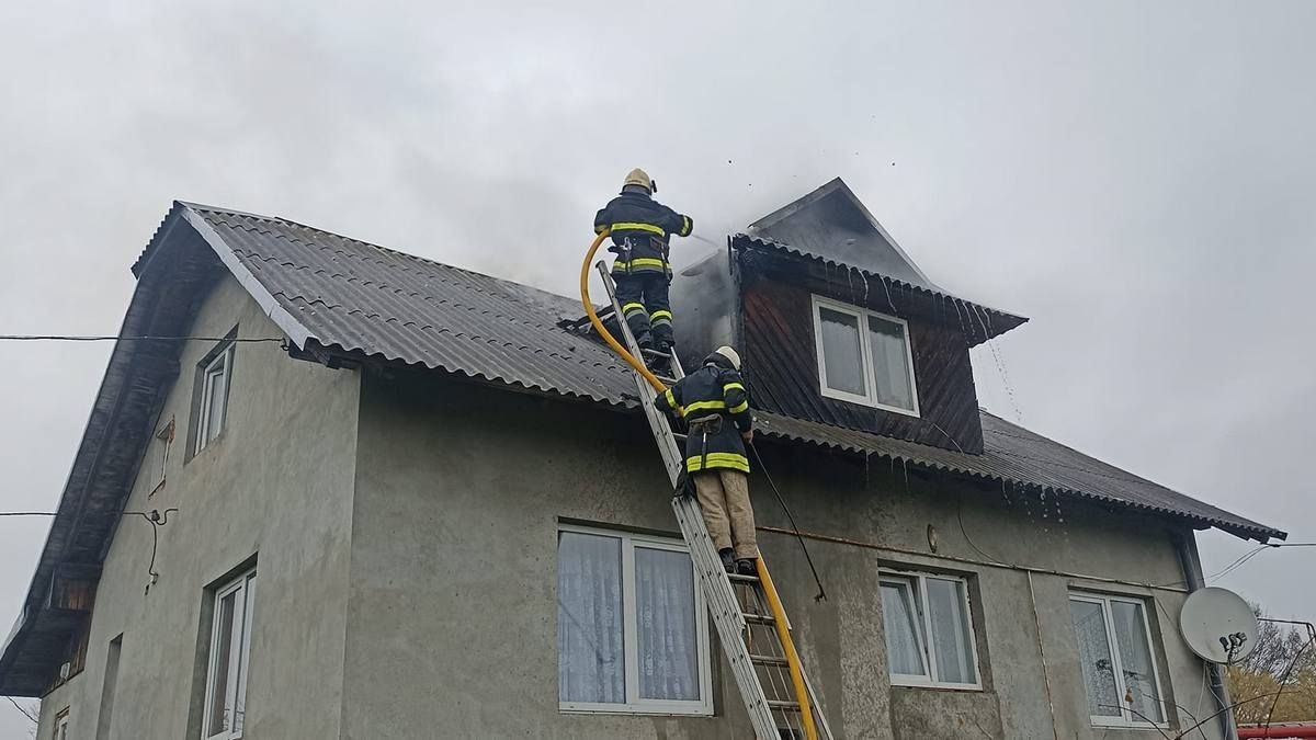 У селі Стопчатів Яблунівської ТГ горів будинок