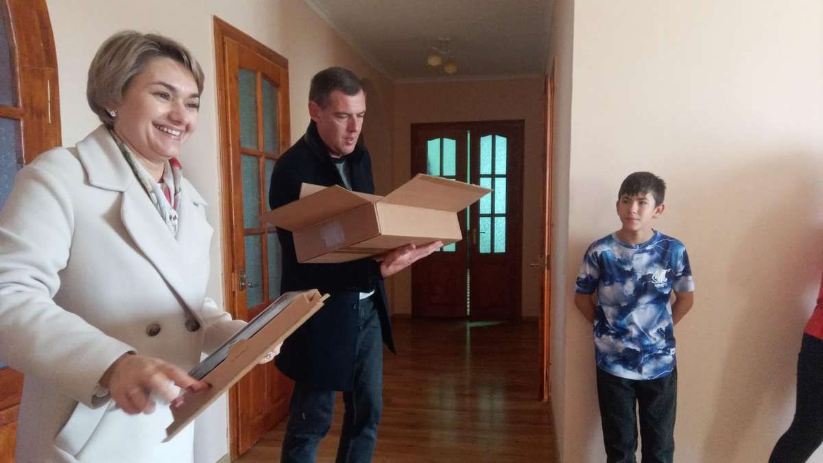 Вихованцям дитбудинку сімейного типу Городенки подарували два ноутбуки 2
