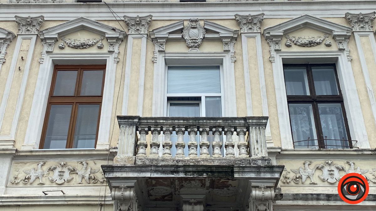 Погляньте вгору | Добірка найоригінальніших балкончиків Коломиї 11