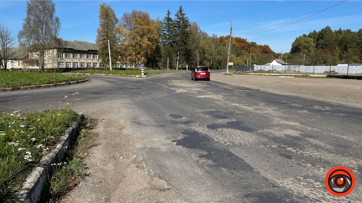 Попереду ями або як проїхати кільцеву розв'язку на Франківськ? 4