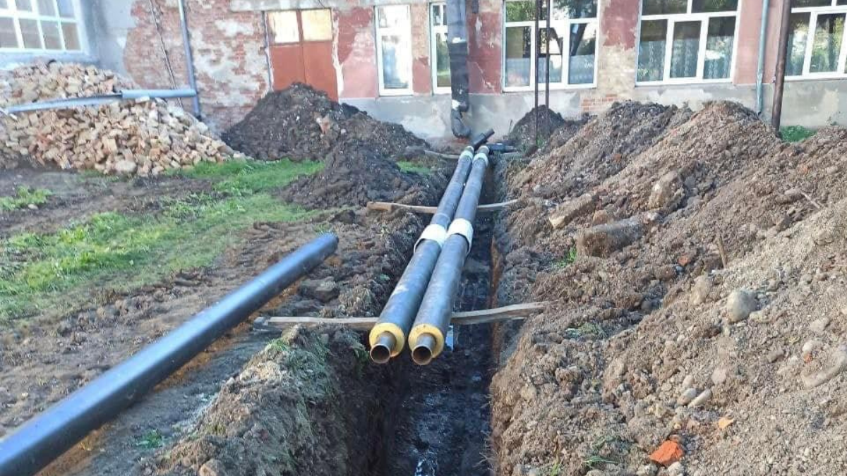 У Коломиї замінюють старі тепломережі 4