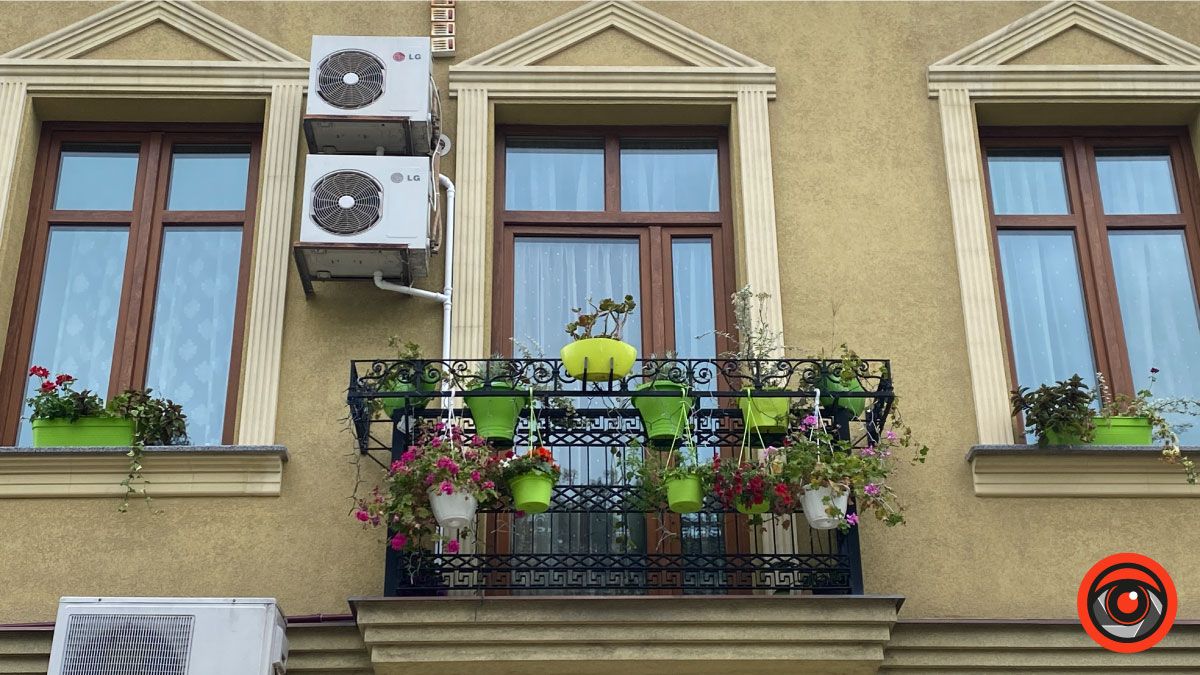 Погляньте вгору | Добірка найоригінальніших балкончиків Коломиї 18