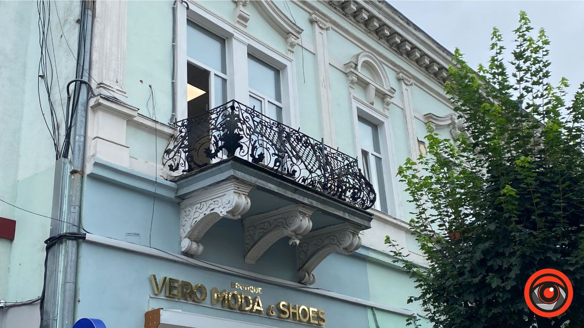 Погляньте вгору | Добірка найоригінальніших балкончиків Коломиї 8