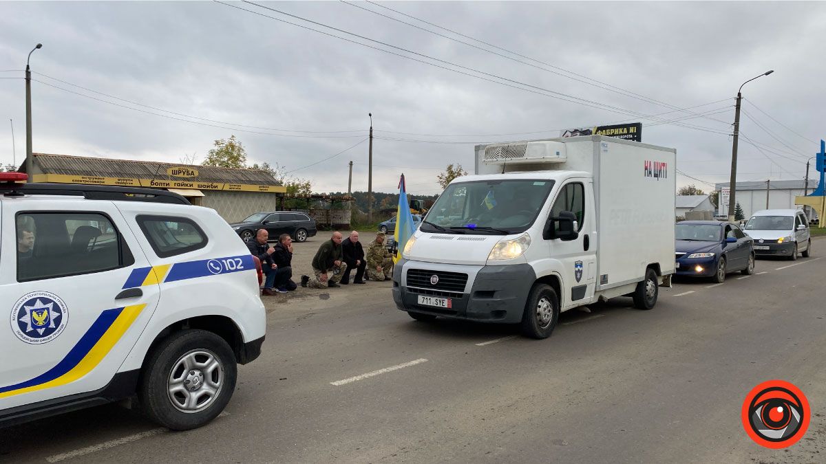 Громада зустріла полеглого Героя: у Коломиї прощатимуться із Сергієм Гашинським 2