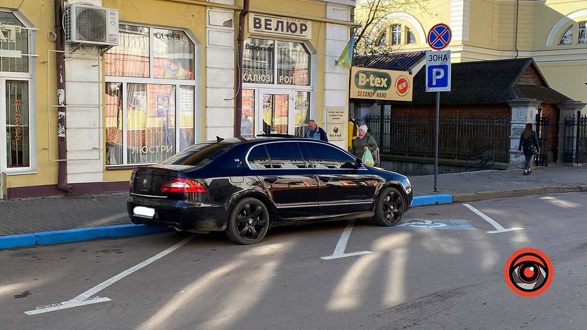 Вищий пілотаж: де в Коломиї найчастіше порушують правила паркування