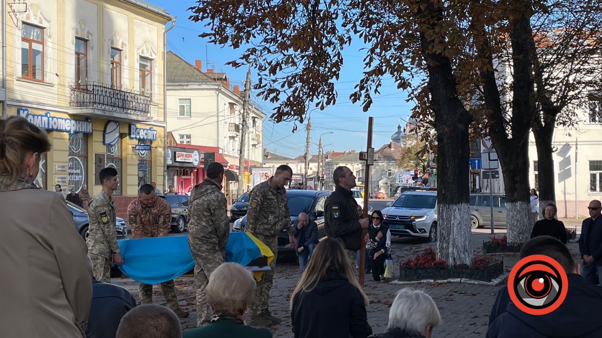 Коломияни навколішки зустріли скорботний кортеж із загиблим Героєм Ігорем Кубацьким