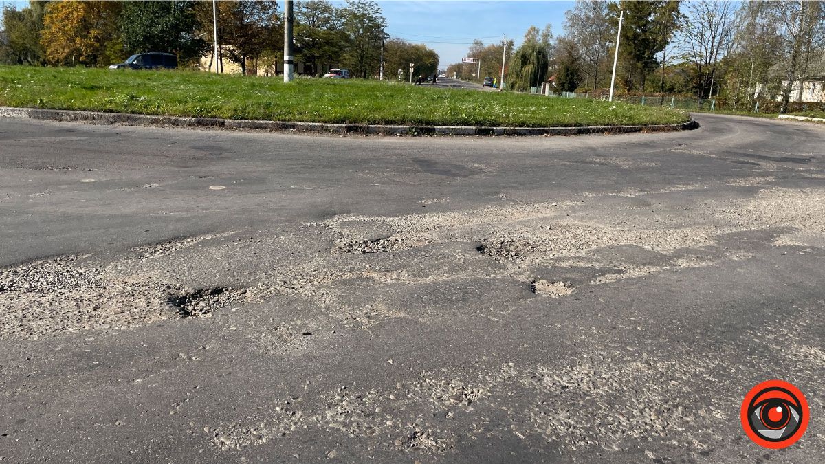 Попереду ями або як проїхати кільцеву розв'язку на Франківськ? 7