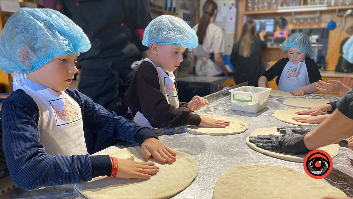 "Смачна пригода": як учні ліцею №9 вчились готувати піцу 3