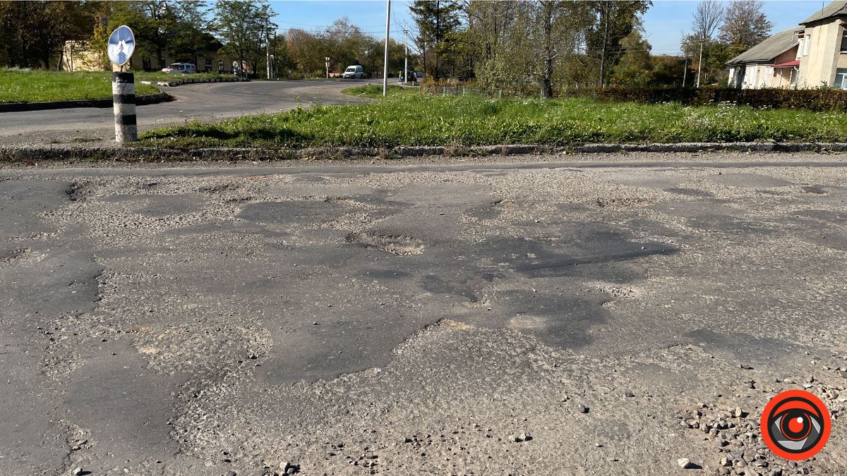 Попереду ями або як проїхати кільцеву розв'язку на Франківськ? 9