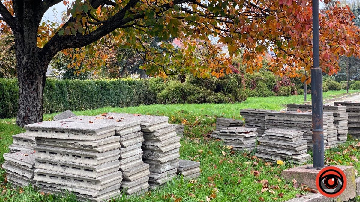 Чи відбудеться обіцяна реставрація площі Скорботи в Коломиї менше ніж за добу? 2