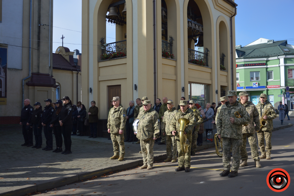 Коломия попрощалася з Героєм Сергієм Гашинським 1