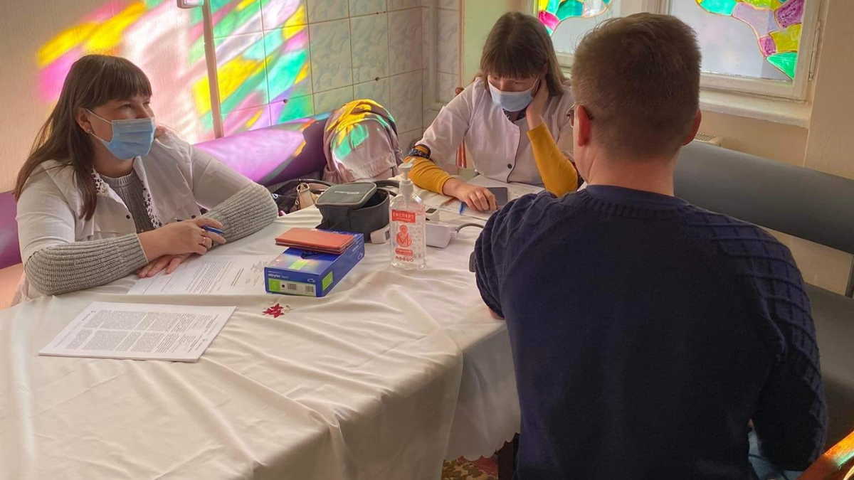 У хостели до ВПО Коломийської громади навідалася мобільна медична бригада 2