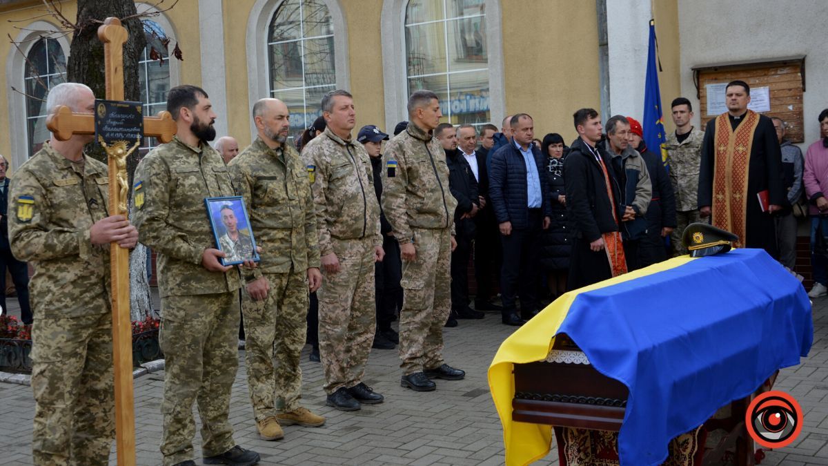 Коломия попрощалася із військовим Андрієм Ткаченком 7