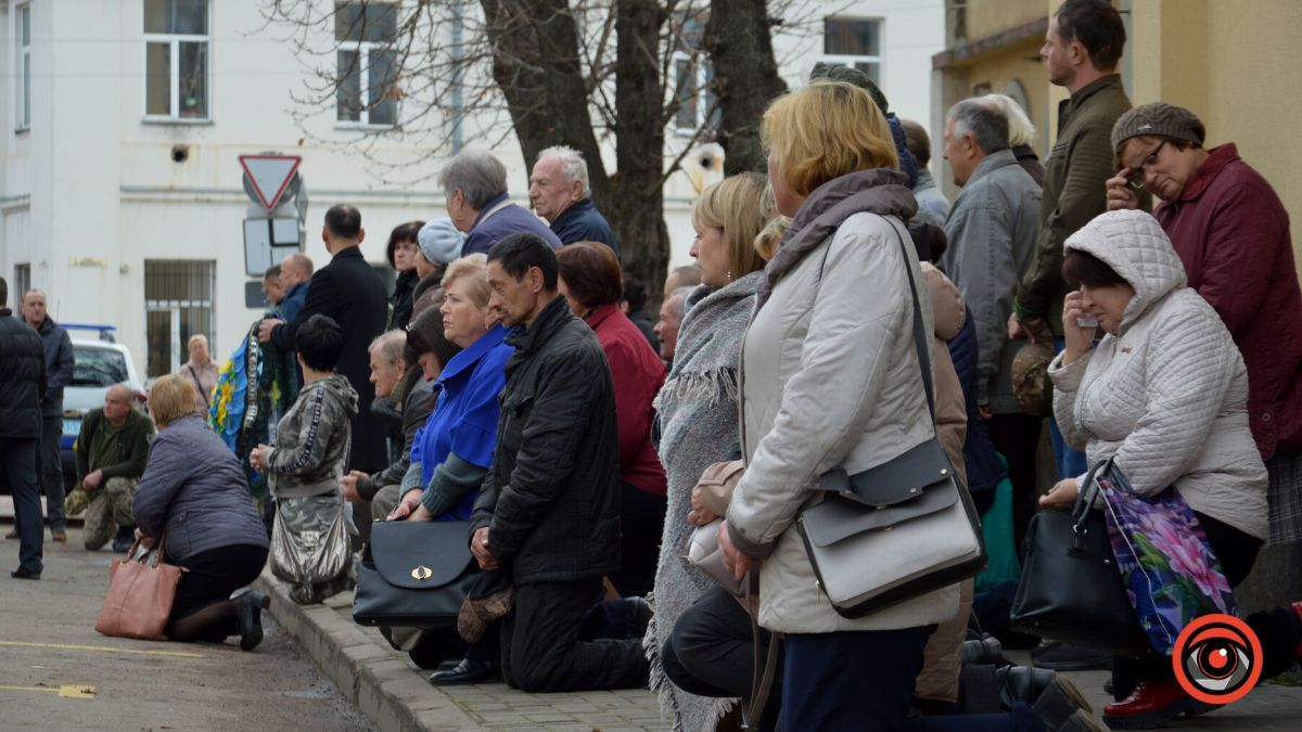 Коломия попрощалася із військовим Андрієм Ткаченком 8
