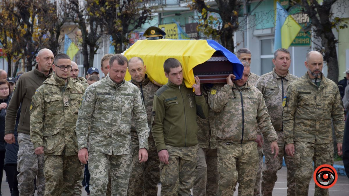 Коломия попрощалася із військовим Андрієм Ткаченком 15