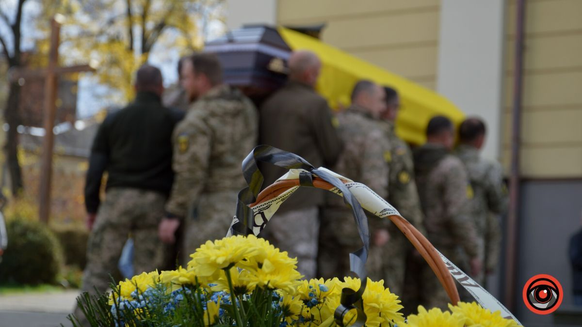 Коломия попрощалася із військовим Андрієм Ткаченком 22