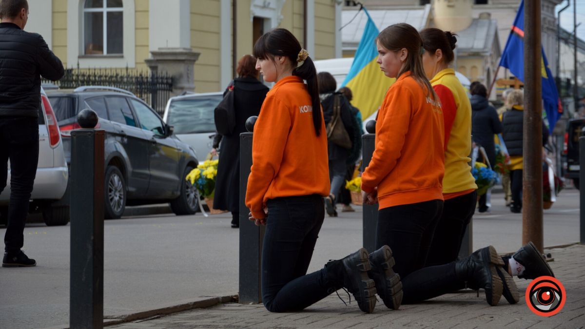 Коломия попрощалася із військовим Андрієм Ткаченком 24