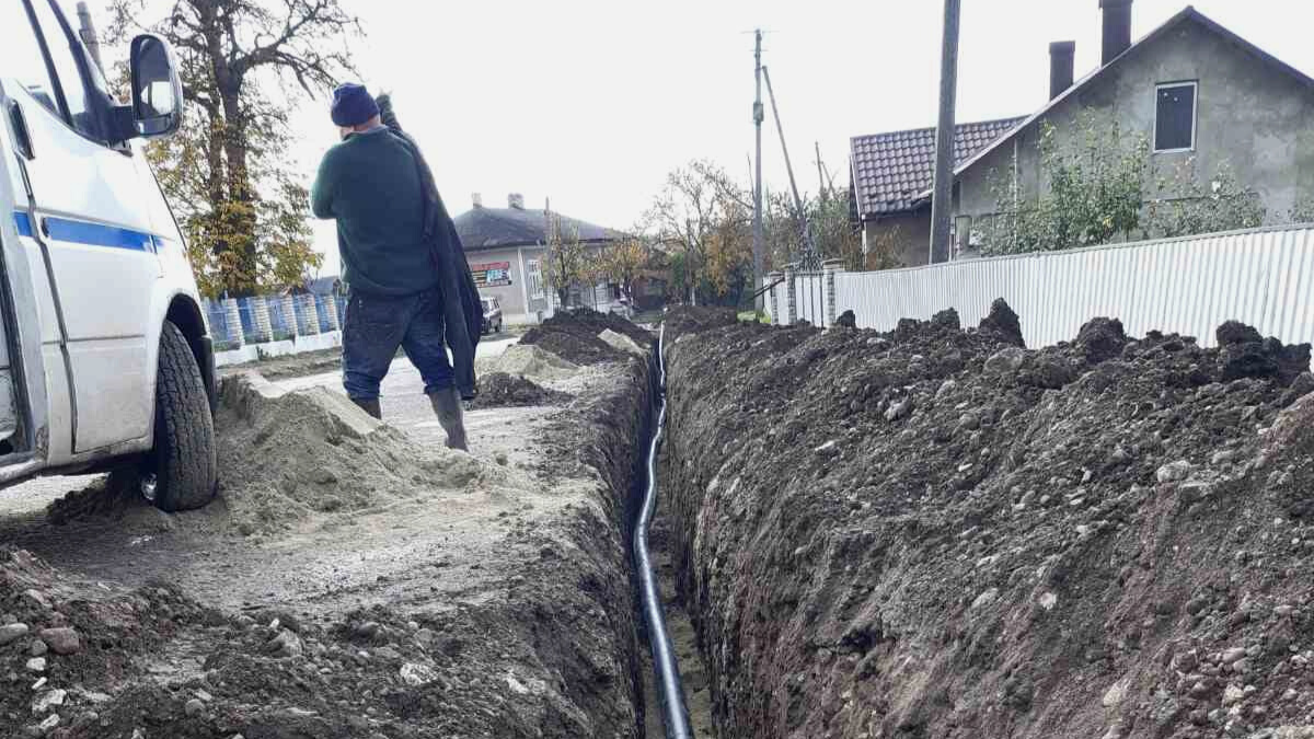На Городенківщині продовжують ремонтувати водогін | Фоторепортаж 2