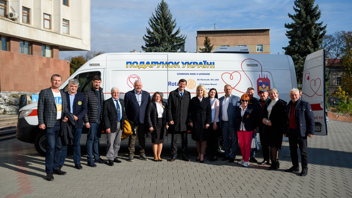 Прикарпатський обласний центр крові отримав машину за 6 млн грн 4